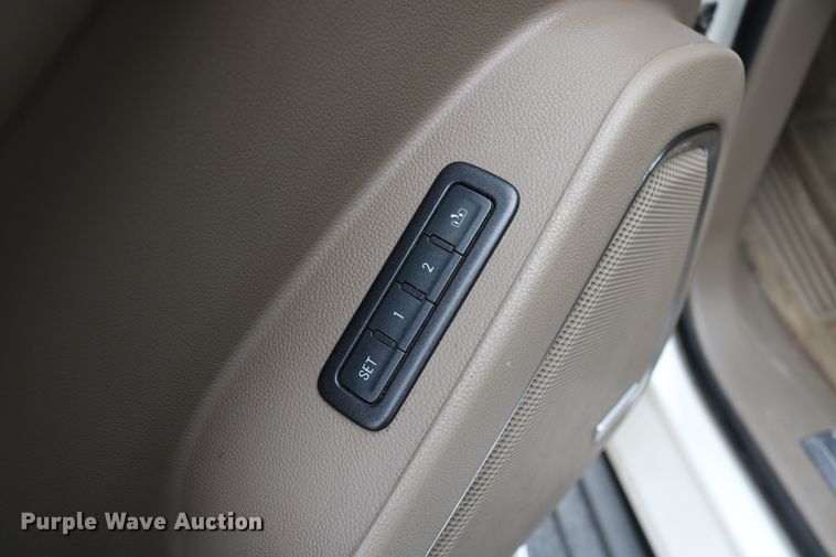 image for item EO9861 2015 Chevrolet Suburban LTZ  SUV