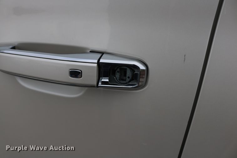 image for item EO9861 2015 Chevrolet Suburban LTZ  SUV