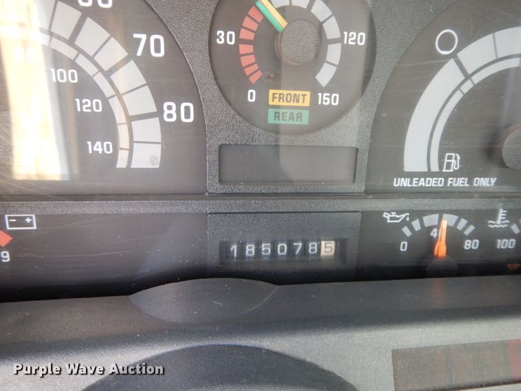 image for item GK9631 2000 GMC C7500  fuel truck