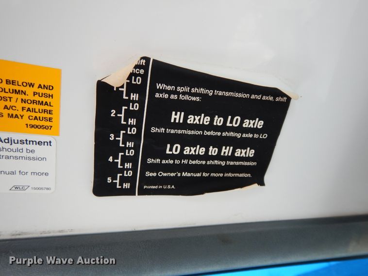 image for item GK9631 2000 GMC C7500  fuel truck