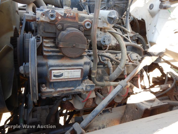 image for item GK9631 2000 GMC C7500  fuel truck