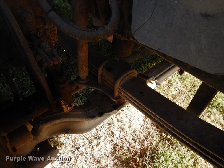 image for item GK9631 2000 GMC C7500  fuel truck