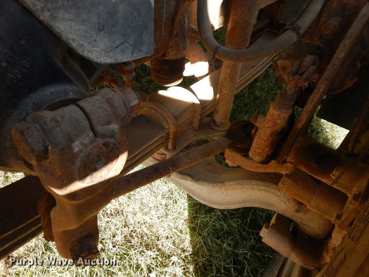 image for item GK9631 2000 GMC C7500  fuel truck