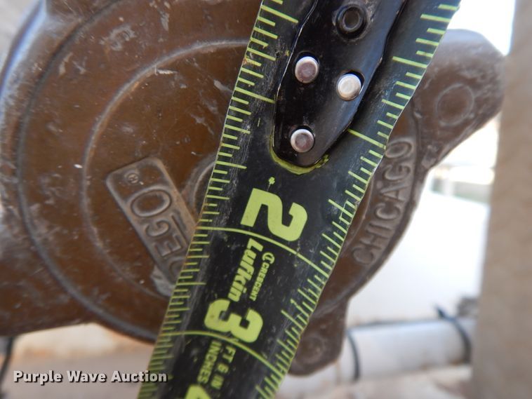 image for item GK9631 2000 GMC C7500  fuel truck