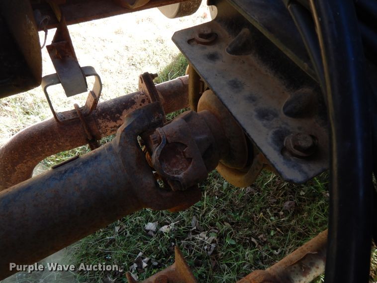 image for item GK9631 2000 GMC C7500  fuel truck