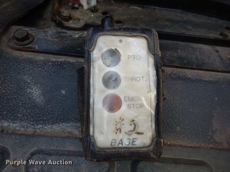 image for item GK9631 2000 GMC C7500  fuel truck