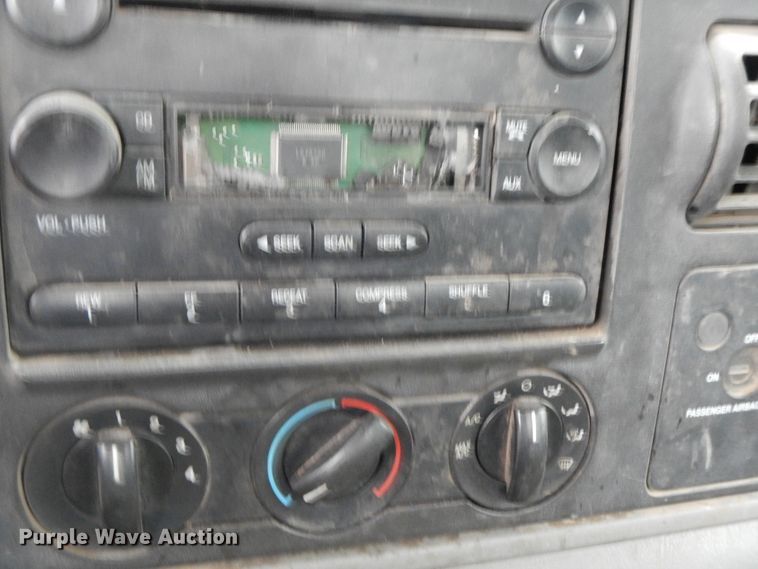 image for item GK9644 2007 Ford F450 Super Duty XL  flatbed truck