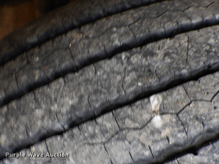 image for item GK9644 2007 Ford F450 Super Duty XL  flatbed truck