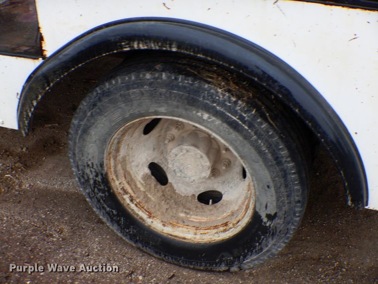 image for item GK9644 2007 Ford F450 Super Duty XL  flatbed truck