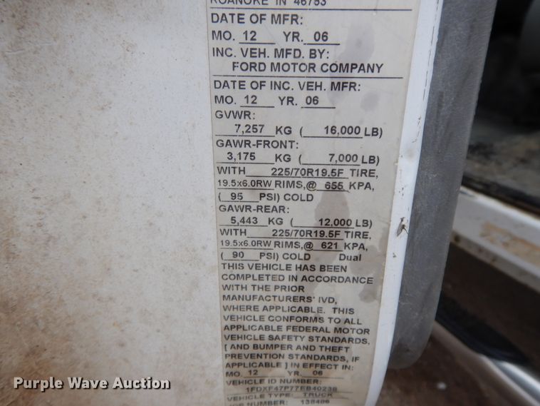 image for item GK9644 2007 Ford F450 Super Duty XL  flatbed truck