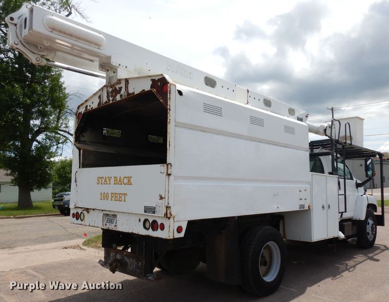 image for item HA9253 2003 GMC C7500  forestry bucket truck