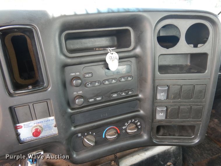 image for item HA9253 2003 GMC C7500  forestry bucket truck