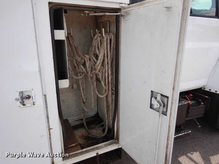 image for item HA9253 2003 GMC C7500  forestry bucket truck