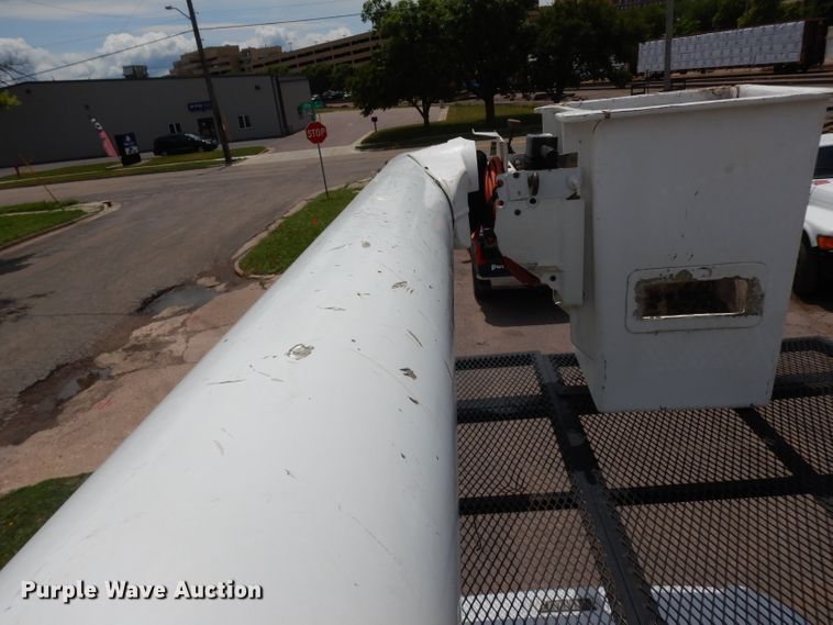 image for item HA9253 2003 GMC C7500  forestry bucket truck