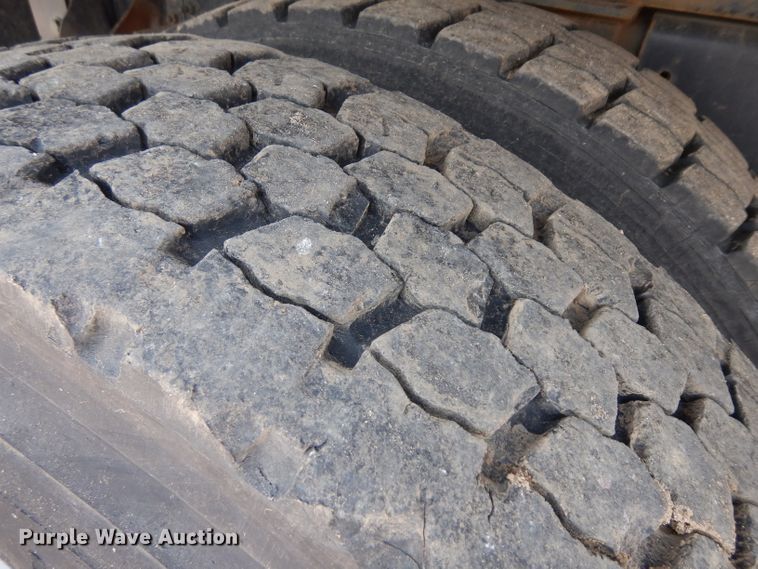 image for item HA9253 2003 GMC C7500  forestry bucket truck