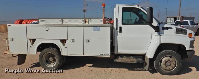 image for item HU9725 2007 Chevrolet C4500  utility truck