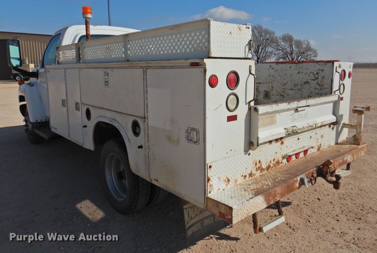 image for item HU9725 2007 Chevrolet C4500  utility truck