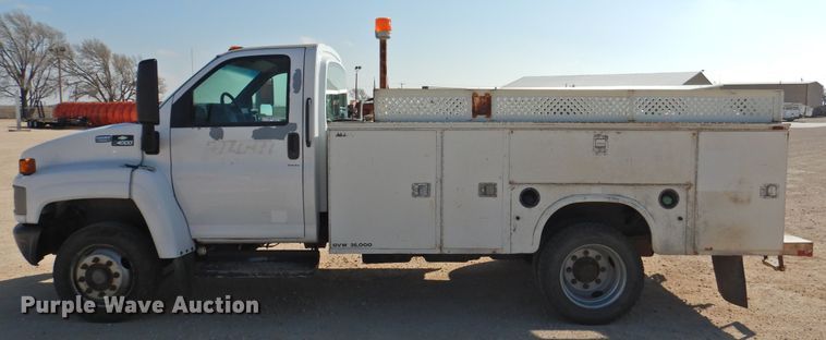 image for item HU9725 2007 Chevrolet C4500  utility truck