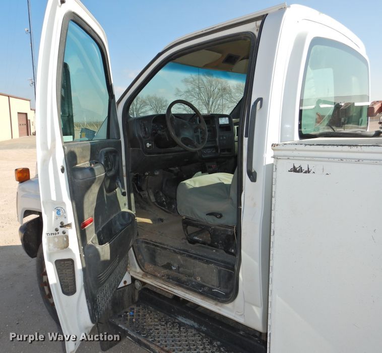image for item HU9725 2007 Chevrolet C4500  utility truck