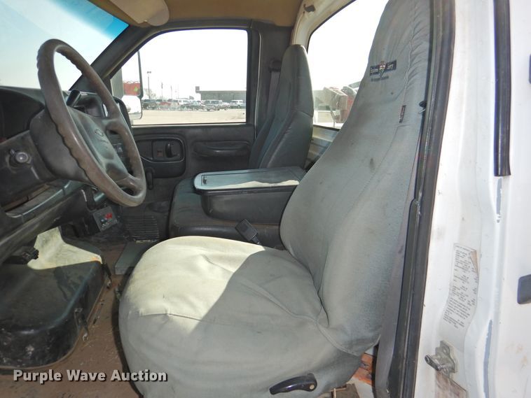 image for item HU9725 2007 Chevrolet C4500  utility truck