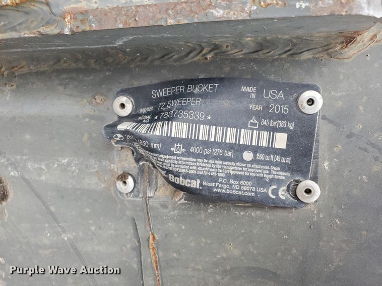 image for item HW9529 2015 Bobcat 72 Sweeper skid steer broom