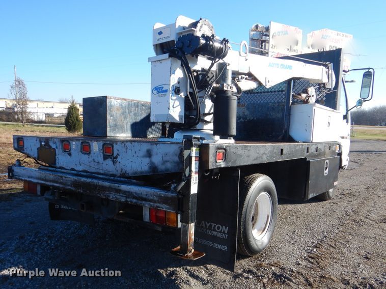 image for item HX9053 2006 GMC W4500  flatbed truck with crane