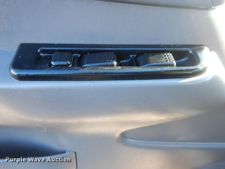 image for item HX9053 2006 GMC W4500  flatbed truck with crane