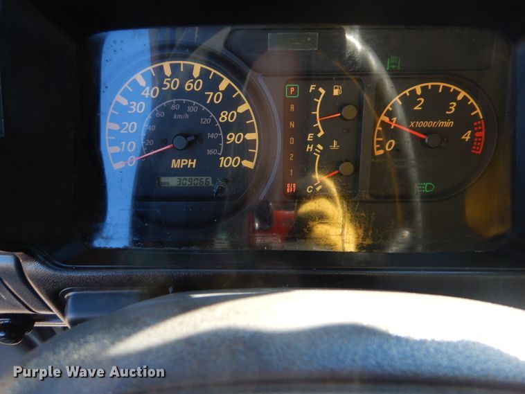 image for item HX9053 2006 GMC W4500  flatbed truck with crane