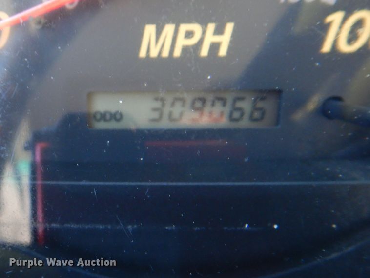 image for item HX9053 2006 GMC W4500  flatbed truck with crane