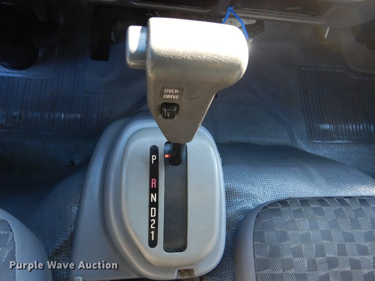 image for item HX9053 2006 GMC W4500  flatbed truck with crane