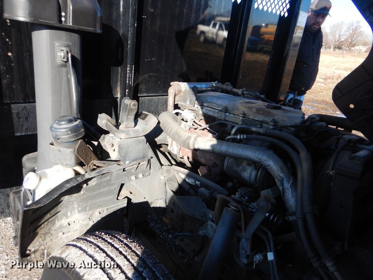 image for item HX9053 2006 GMC W4500  flatbed truck with crane