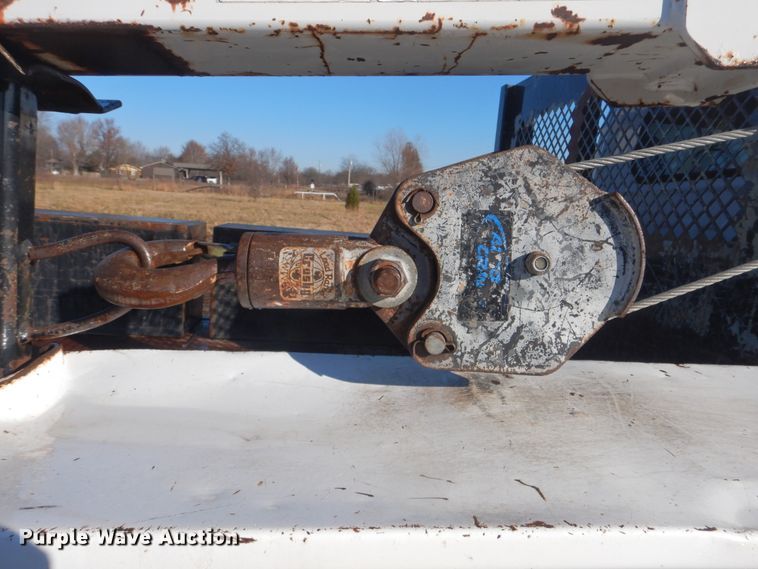 image for item HX9053 2006 GMC W4500  flatbed truck with crane