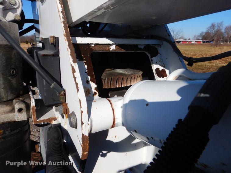 image for item HX9053 2006 GMC W4500  flatbed truck with crane