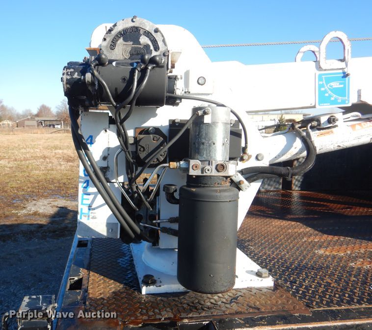 image for item HX9053 2006 GMC W4500  flatbed truck with crane