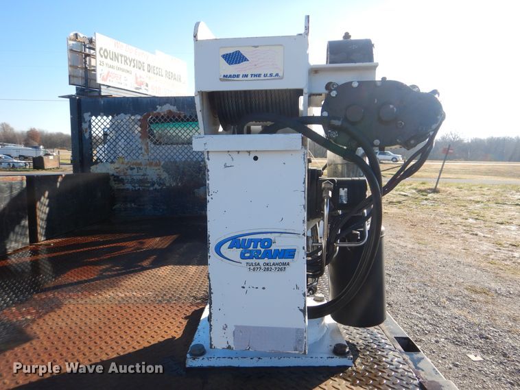 image for item HX9053 2006 GMC W4500  flatbed truck with crane