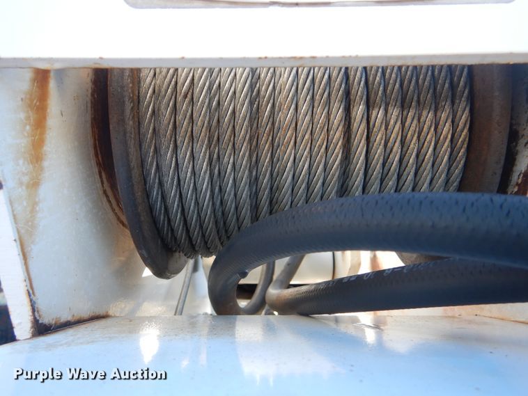 image for item HX9053 2006 GMC W4500  flatbed truck with crane