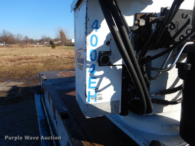 image for item HX9053 2006 GMC W4500  flatbed truck with crane