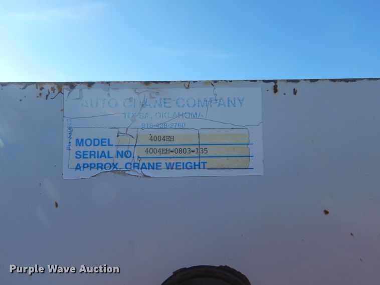 image for item HX9053 2006 GMC W4500  flatbed truck with crane