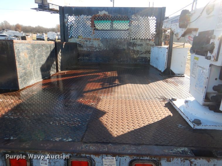 image for item HX9053 2006 GMC W4500  flatbed truck with crane