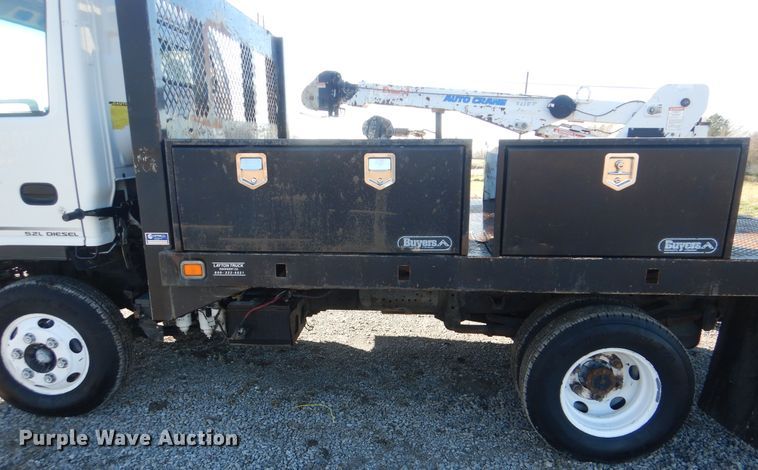 image for item HX9053 2006 GMC W4500  flatbed truck with crane