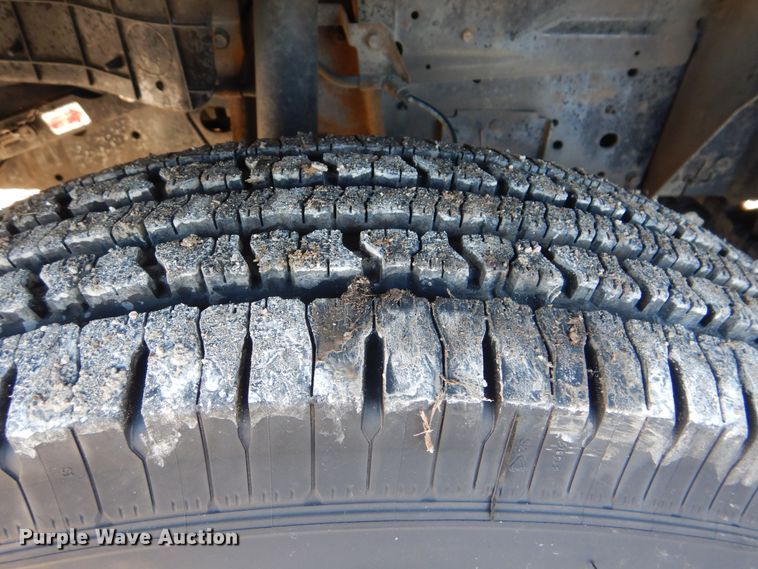 image for item HX9053 2006 GMC W4500  flatbed truck with crane