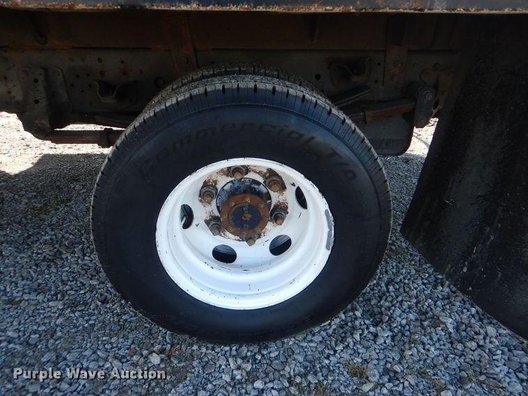 image for item HX9053 2006 GMC W4500  flatbed truck with crane