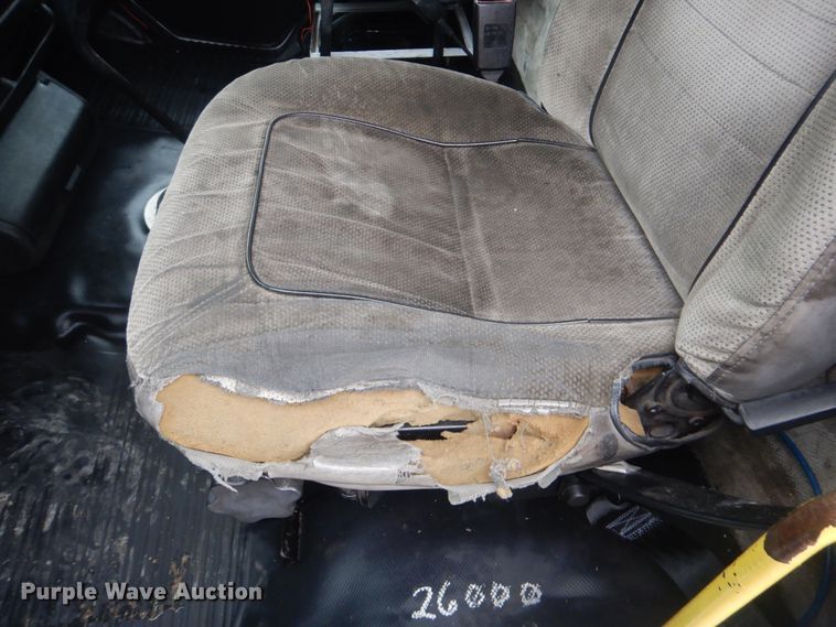 image for item HX9063 1998 Freightliner FL70  box truck