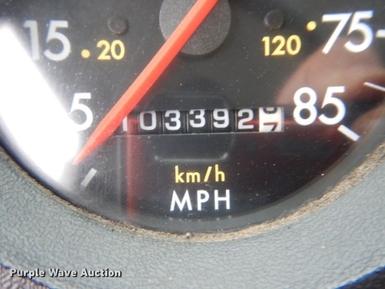 image for item HX9063 1998 Freightliner FL70  box truck