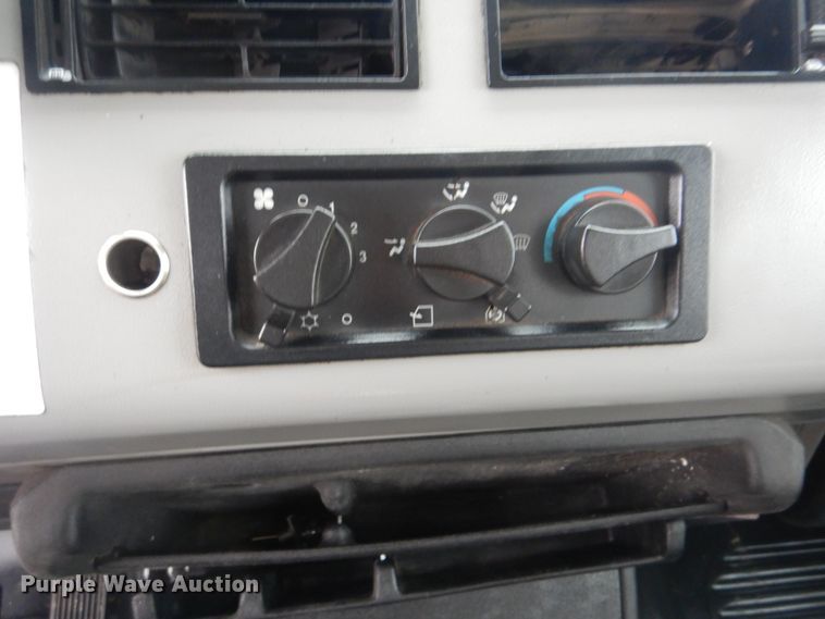 image for item HX9063 1998 Freightliner FL70  box truck