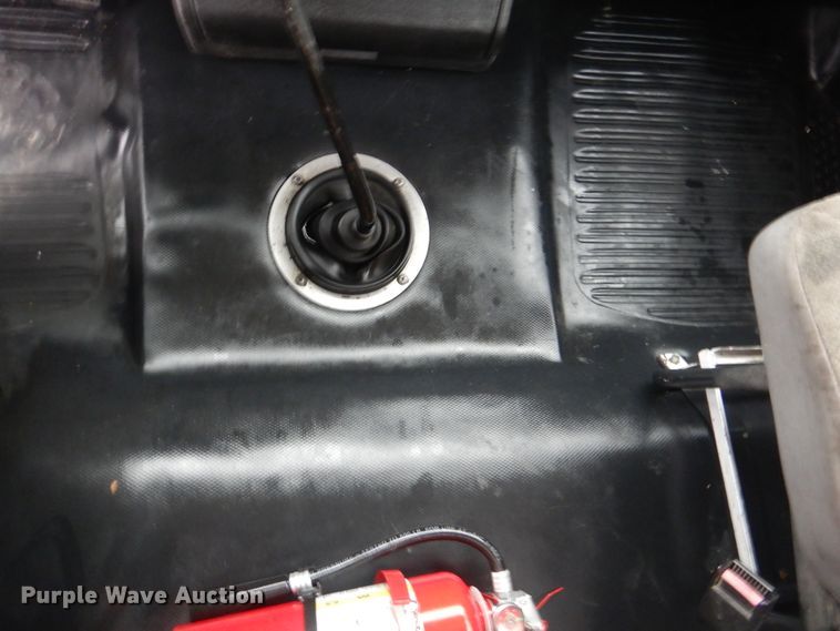 image for item HX9063 1998 Freightliner FL70  box truck