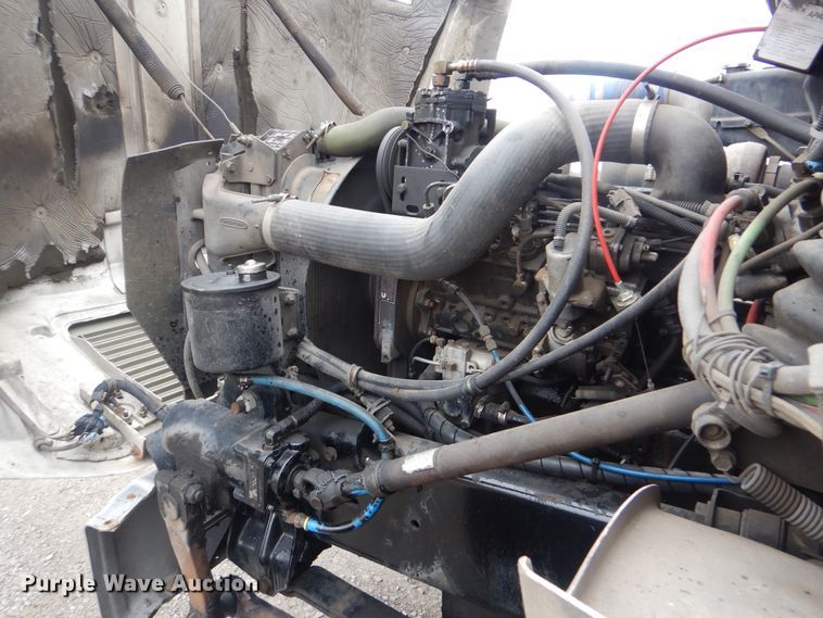 image for item HX9063 1998 Freightliner FL70  box truck