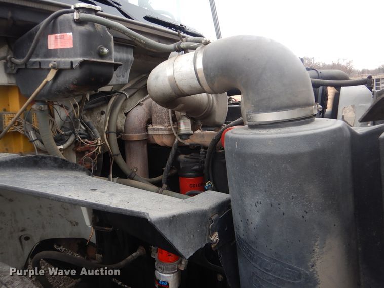 image for item HX9063 1998 Freightliner FL70  box truck