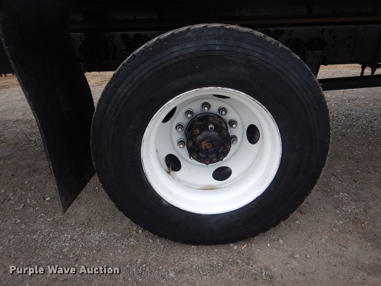 image for item HX9063 1998 Freightliner FL70  box truck