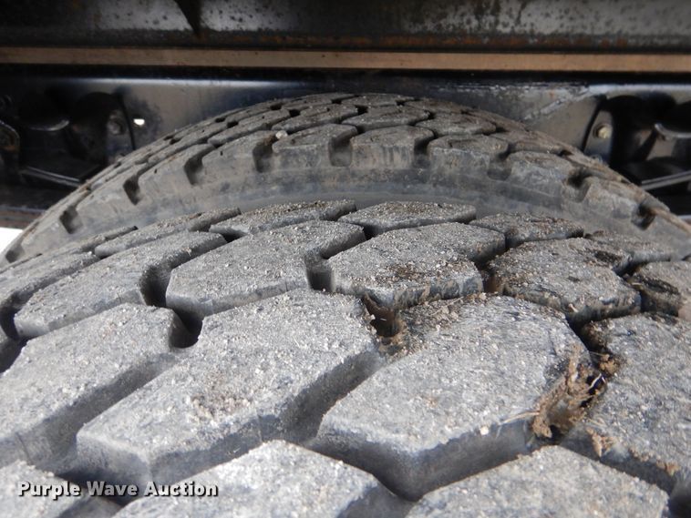 image for item HX9063 1998 Freightliner FL70  box truck